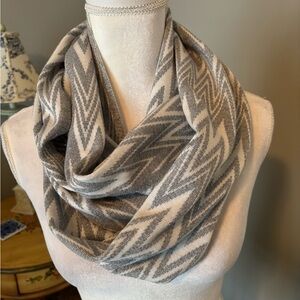 Calvin Klein Gray and Cream Zigzag Infinity Scarf